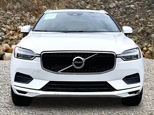 2020 Volvo XC60 T5 Momentum