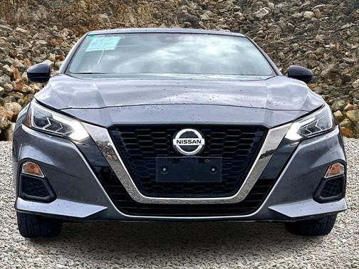 2022 Nissan Altima SR FWD