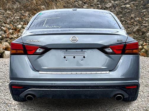 2022 Nissan Altima SR FWD