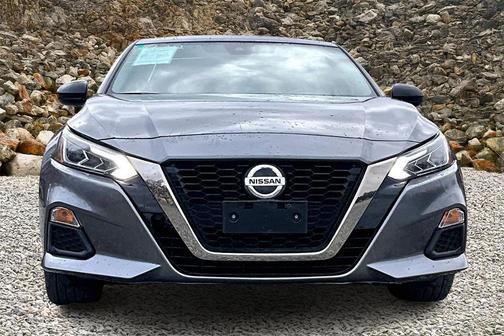 2022 Nissan Altima SR FWD