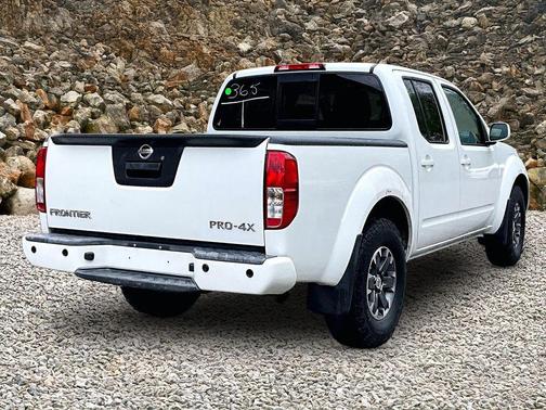Glacier White 2015 Nissan Frontier PRO-4X