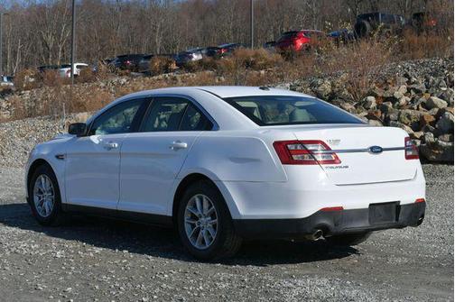 2014 Ford Taurus SE