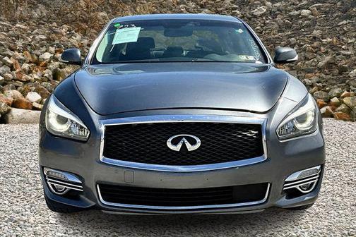 2017 INFINITI Q70 3.7