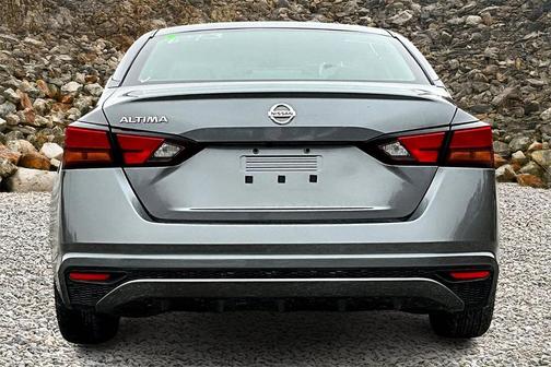 2022 Nissan Altima S FWD