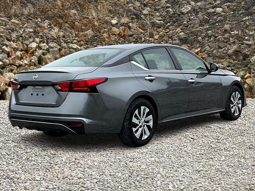 2022 Nissan Altima S FWD