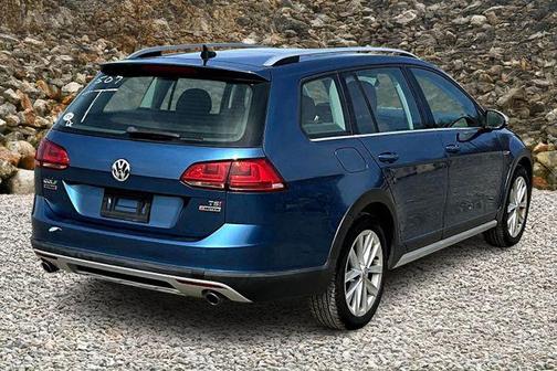 2017 Volkswagen Golf Alltrack TSI S