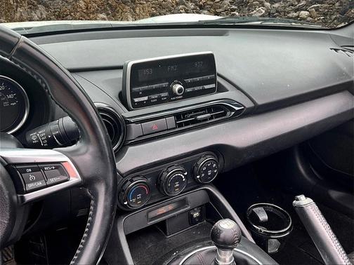 2016 Mazda MX-5 Miata Sport