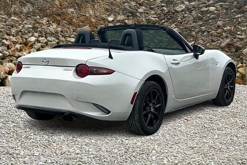 2016 Mazda MX-5 Miata Sport