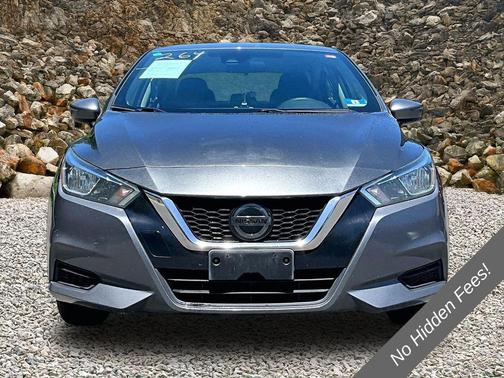 Gun Metallic 2020 Nissan Versa 1.6 SV