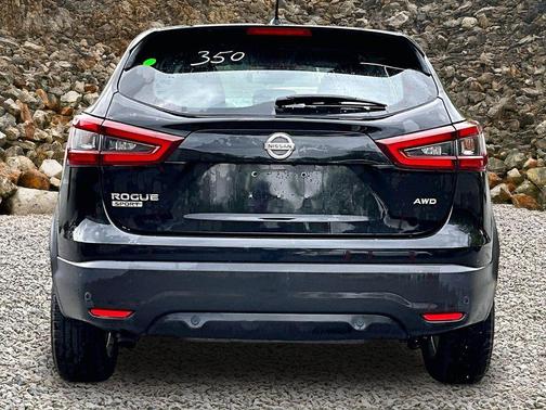 Magnetic Black Pearl 2021 Nissan Rogue Sport S