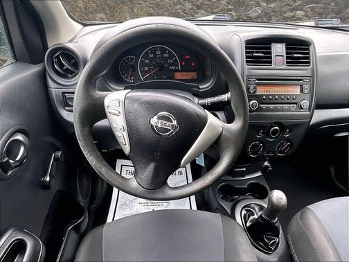 Brilliant Silver Metallic 2018 Nissan Versa 1.6 S