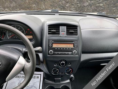 Brilliant Silver Metallic 2018 Nissan Versa 1.6 S