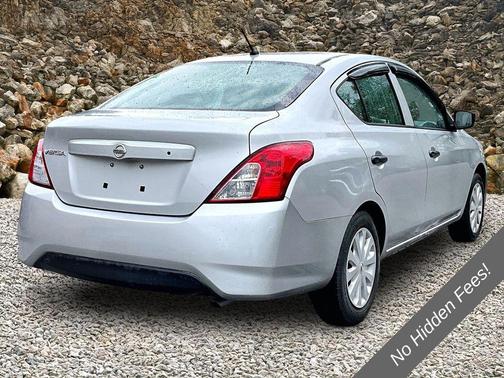 Brilliant Silver Metallic 2018 Nissan Versa 1.6 S