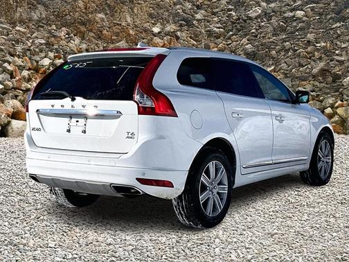 2016 Volvo XC60 T6 Drive-E