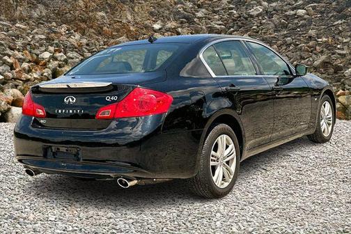2015 INFINITI Q40 Base
