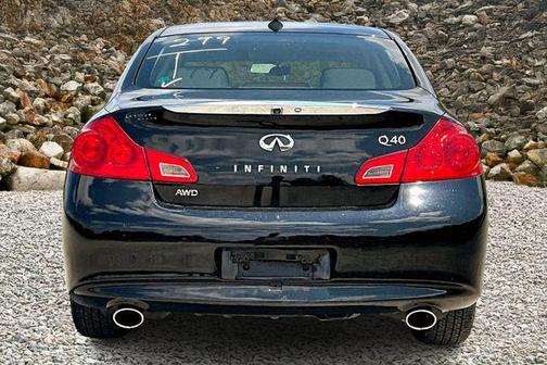 2015 INFINITI Q40 Base