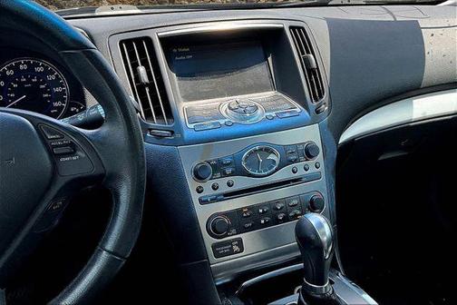 2015 INFINITI Q40 Base