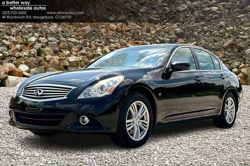 2015 INFINITI Q40 Base