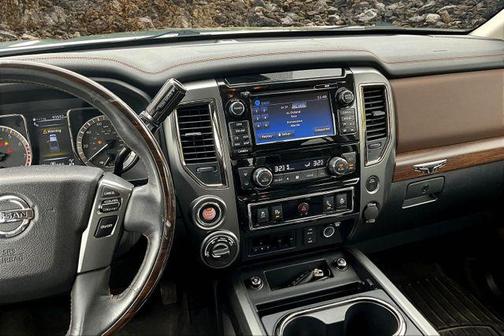 2017 Nissan Titan SV