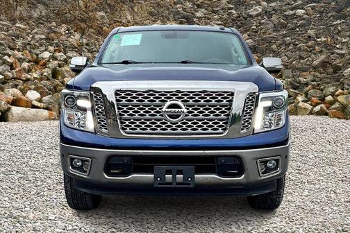 2017 Nissan Titan SV