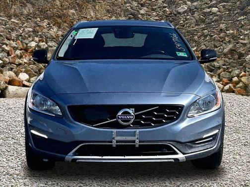 2018 Volvo V60 Cross Country T5
