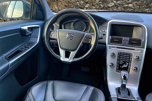 2017 Volvo XC60 T6 Dynamic