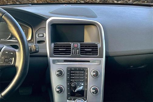 2017 Volvo XC60 T6 Dynamic