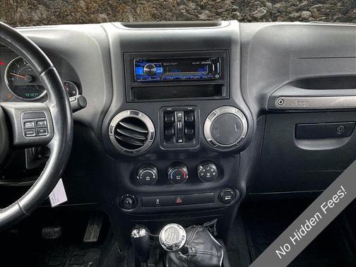 Bright White Clearcoat 2015 Jeep Wrangler Unlimited Sport