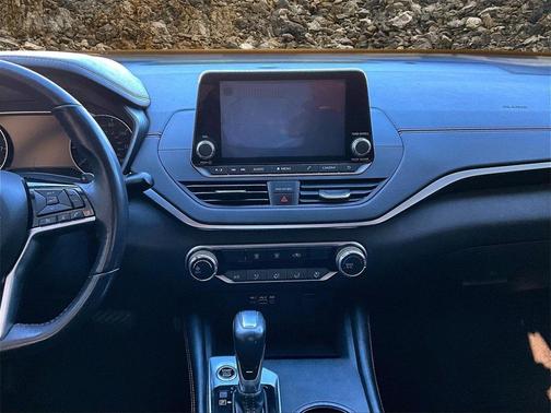 2021 Nissan Altima SR FWD