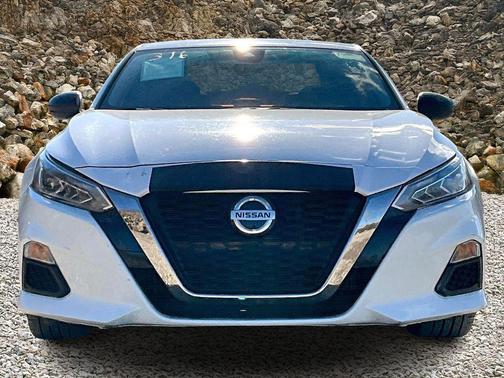 2021 Nissan Altima SR FWD