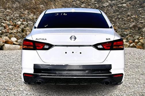 2021 Nissan Altima SR FWD