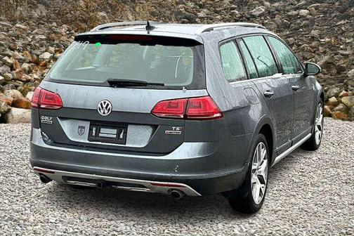 2017 Volkswagen Golf Alltrack TSI S
