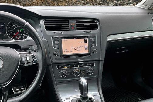 2017 Volkswagen Golf Alltrack TSI S