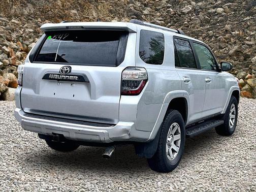 Classic Silver Metallic 2015 Toyota 4Runner Trail