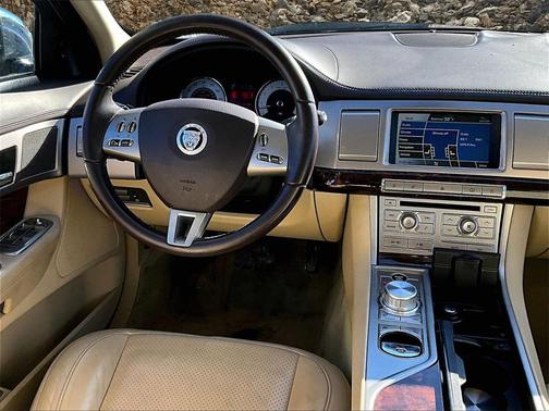 2011 Jaguar XF Premium