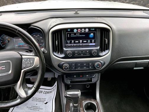 Silver 2018 GMC Canyon SLE