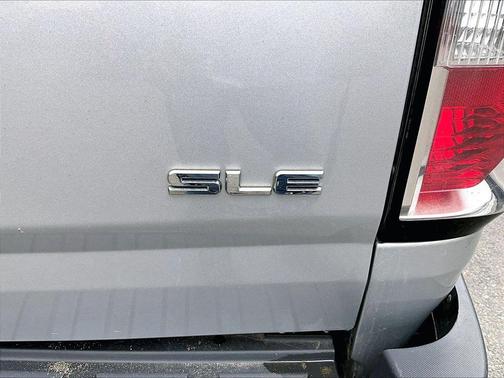 Silver 2018 GMC Canyon SLE