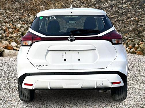 2022 Nissan Kicks S