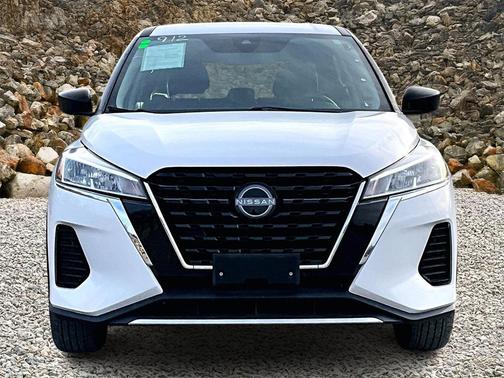 2022 Nissan Kicks S