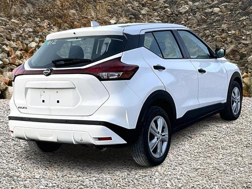 2022 Nissan Kicks S