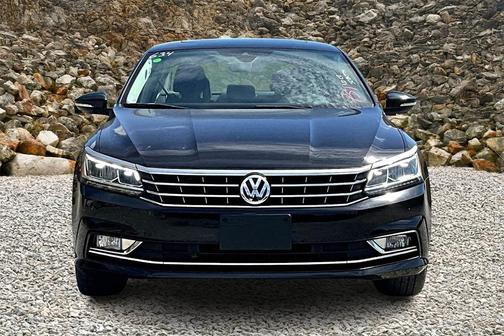 2018 Volkswagen Passat 2.0T SEL Premium