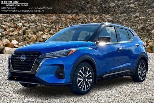 2023 Nissan Kicks SR