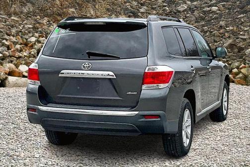 2011 Toyota Highlander SE