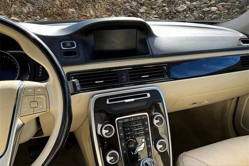 2016 Volvo XC70 T5 Premier