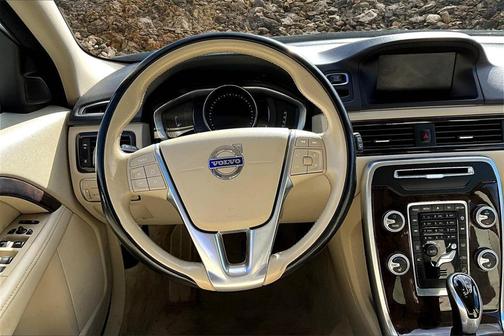 2016 Volvo XC70 T5 Premier