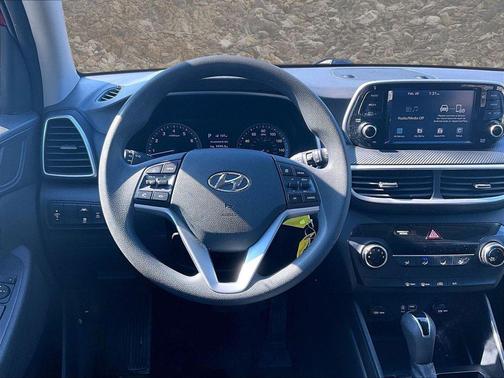 2021 Hyundai TUCSON SE