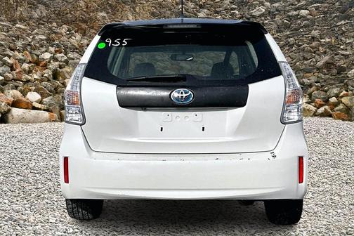 2014 Toyota Prius v Two