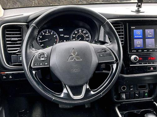 2020 Mitsubishi Outlander ES