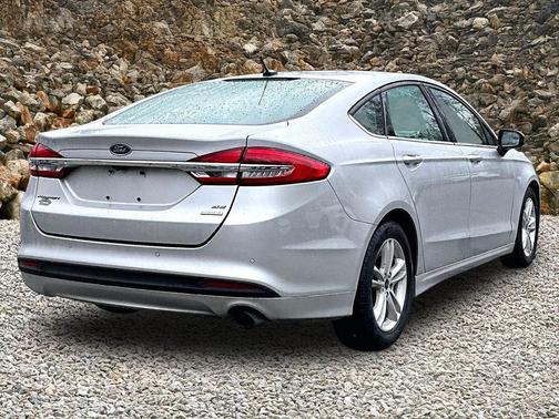 Ingot Silver 2018 Ford Fusion SE