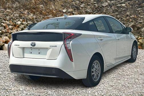 2016 Toyota Prius Two